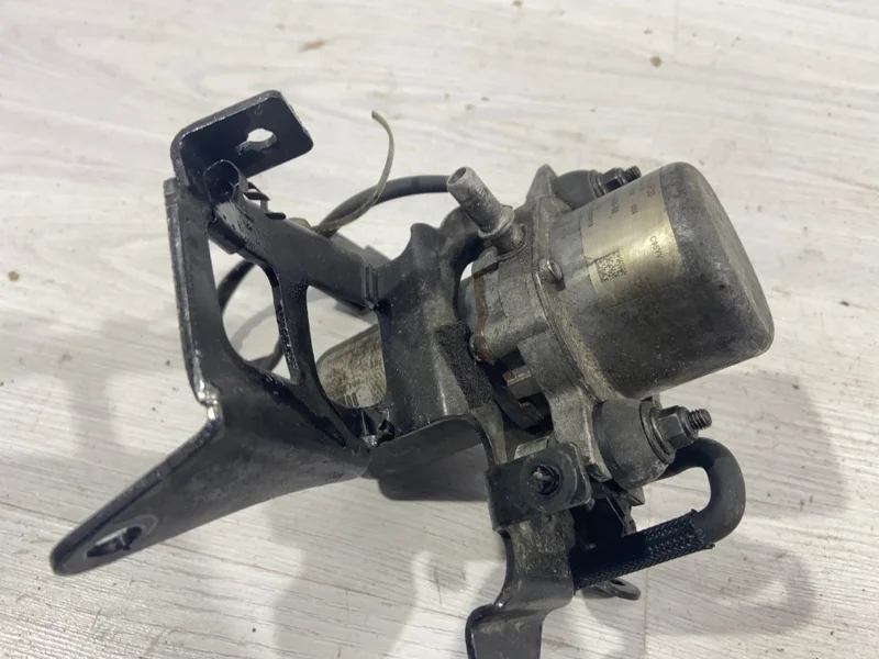 Насос вакуумный Ford S-MAX (06-15) SAV 2.0L