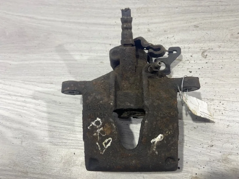 Суппорт задний правый Ford Mondeo 3 (00-07)