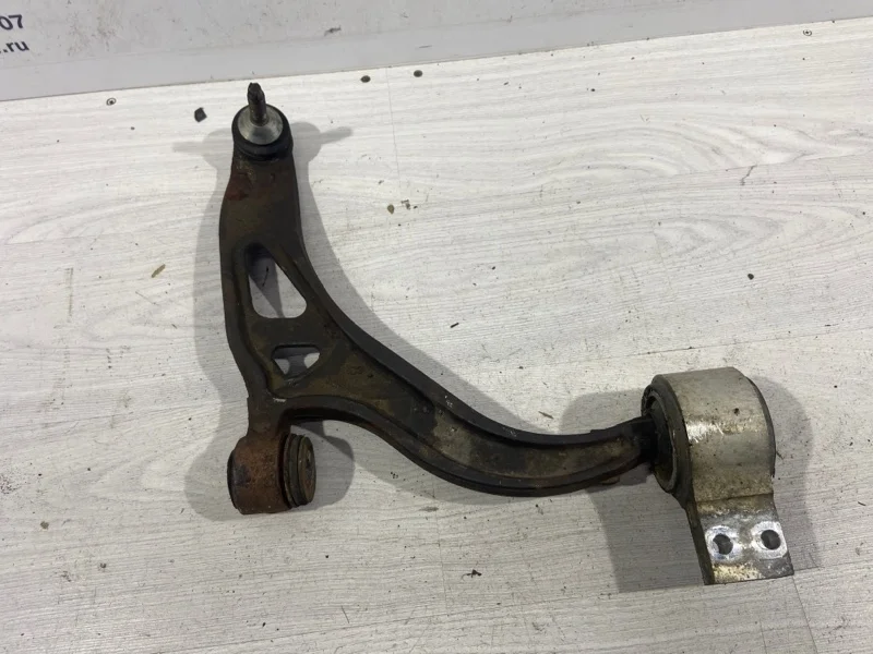 Рычаг передний правый Ford Explorer (11-16) SUV