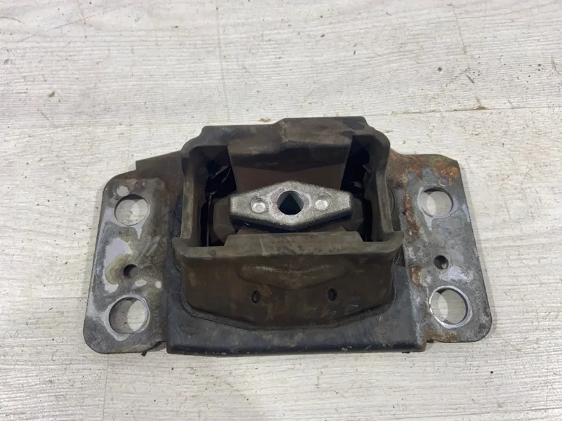 Опора двигателя левая Ford Mondeo 4 (07-14)