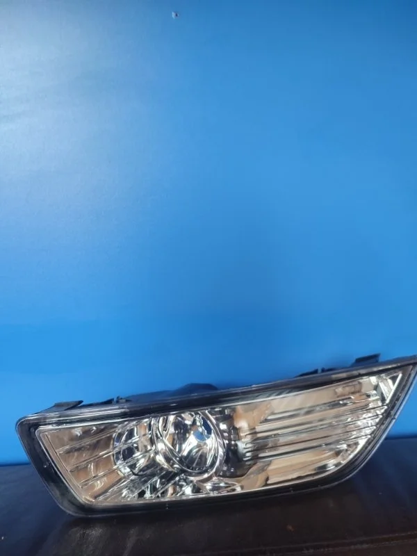 Фара противотуманная левая передняя левая