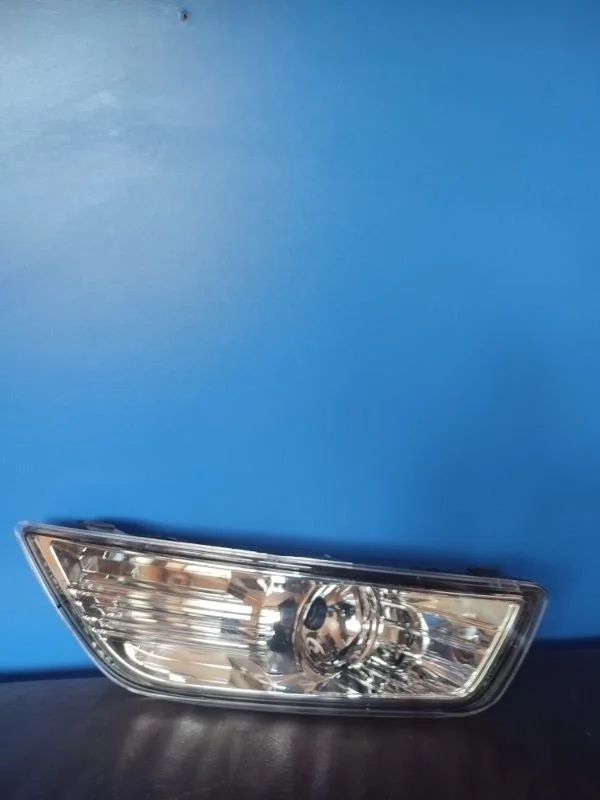 Фара противотуманная правая передняя правая
