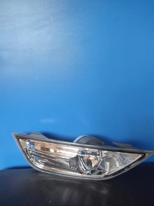 Фара противотуманная правая передняя правая