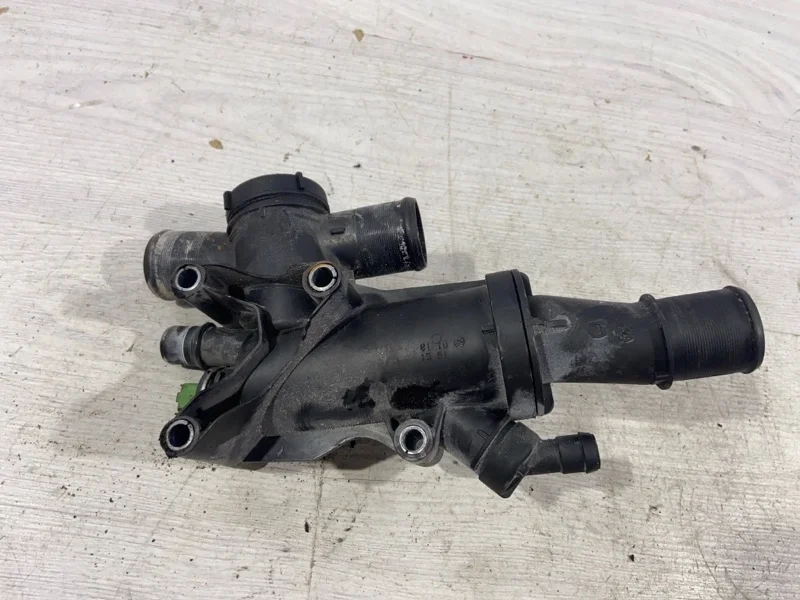 Корпус термостата Ford Mondeo 4 (07-14) ХЭТЧБЕК