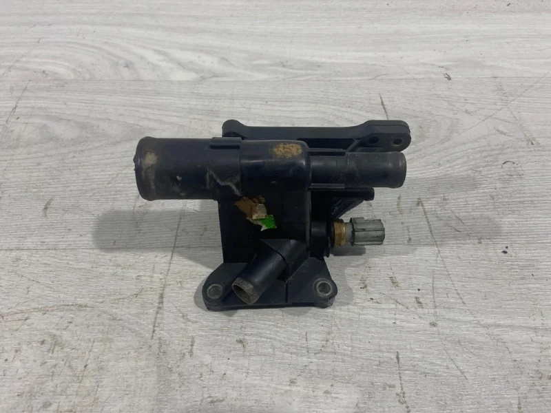 Фланец системы охлаждения (тройник) Ford Mondeo 4