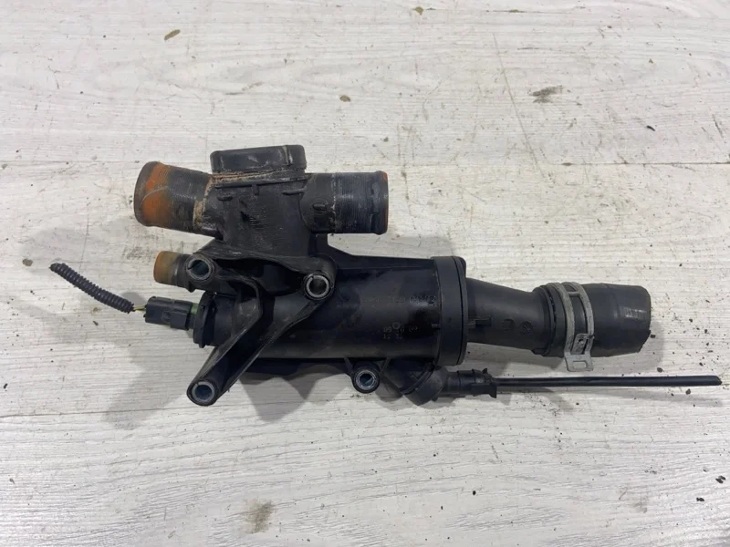 Корпус термостата Ford Mondeo 4 (07-14) ХЭТЧБЭК