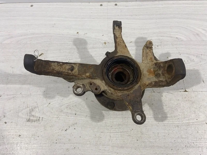 Кулак поворотный передний левый Ford Ranger