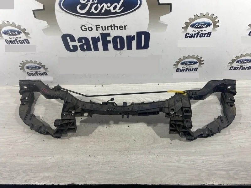 Панель передняя (телевизор) Ford Focus 3 (11-14)