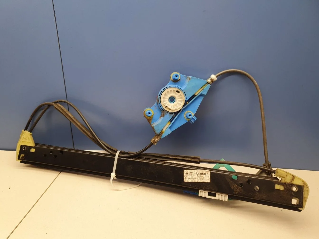 Стеклоподъемник передний левый для Porsche Cayenne 955 957 2003-2010