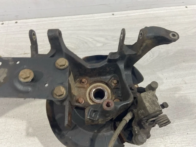 Кулак поворотный задний левый Ford Kuga 2 (12-19)