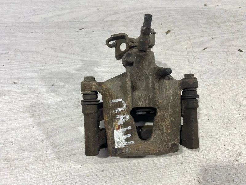 Суппорт задний правый Ford Mondeo 3 (00-07)