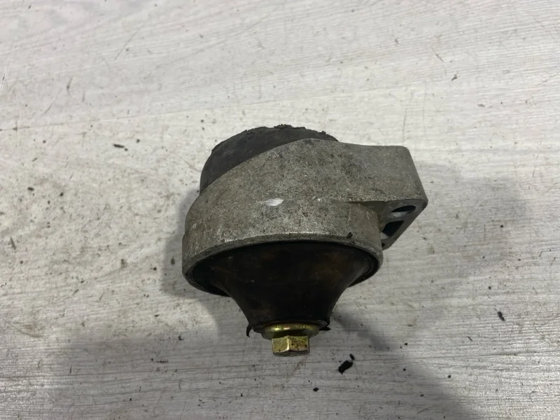 Опора двигателя правая Ford Mondeo 3 (00-07)