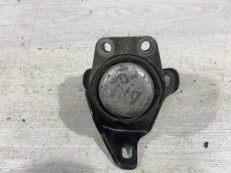 Опора двигателя правая Ford Mondeo 3 (00-07) СЕДАН