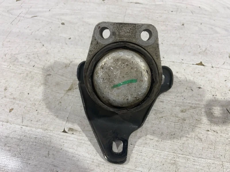 Опора двигателя правая Ford Mondeo 3 (00-07) СЕДАН