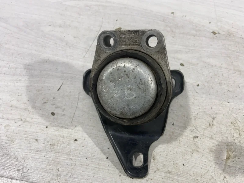 Опора двигателя правая Ford Mondeo 3 (00-07) СЕДАН