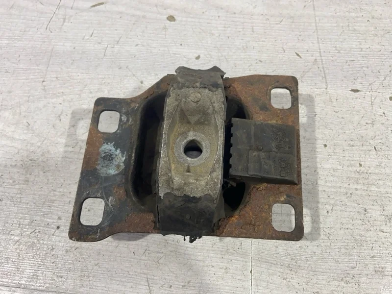 Опора двигателя левая Ford Tourneo/Connect (02-13)