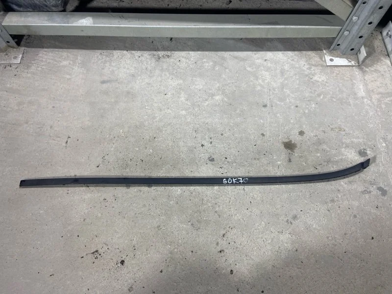 Молдинг лобового стекла правый Ford Mondeo 4