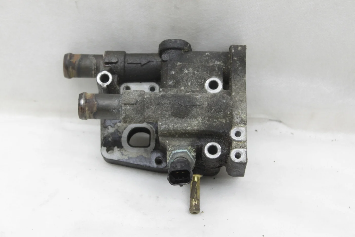 Корпус термостата Z16XEP Опель Астра Н, Зафира Б