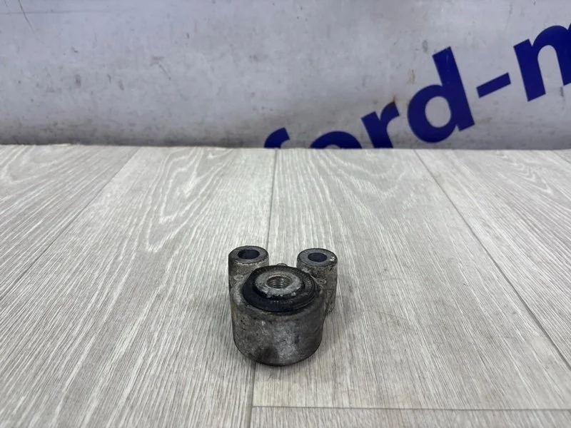 Кронштейн кпп FORD FOCUS 2 2009