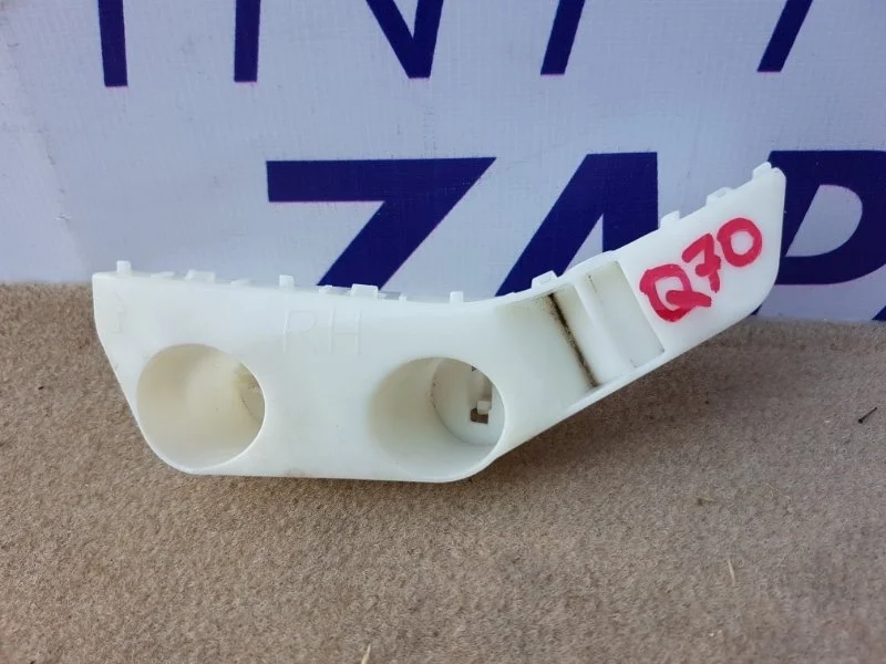 Кронштейн крыла (крепление) передний правый