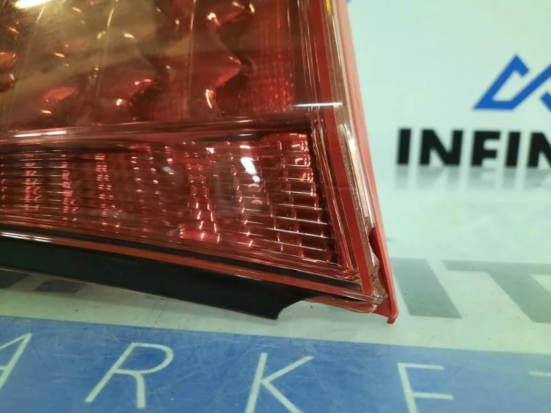 Фонарь в крышку багажника задний правый INFINITI