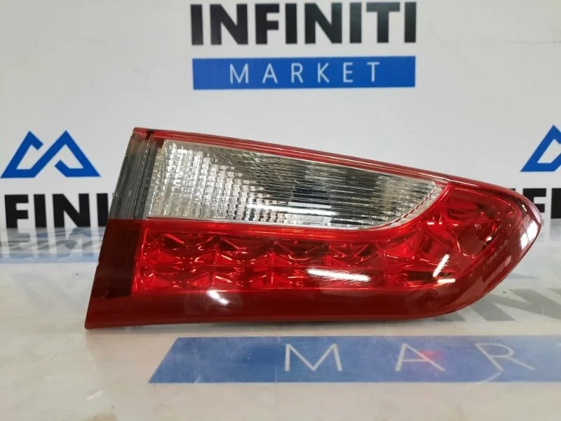 Фонарь в крышку багажника задний левый INFINITI