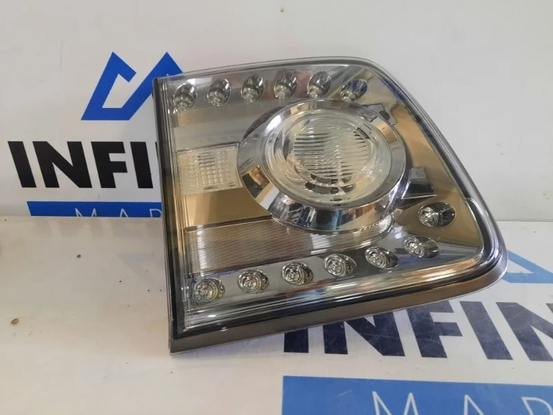 Фонарь в крышку багажника задний левый NISSAN