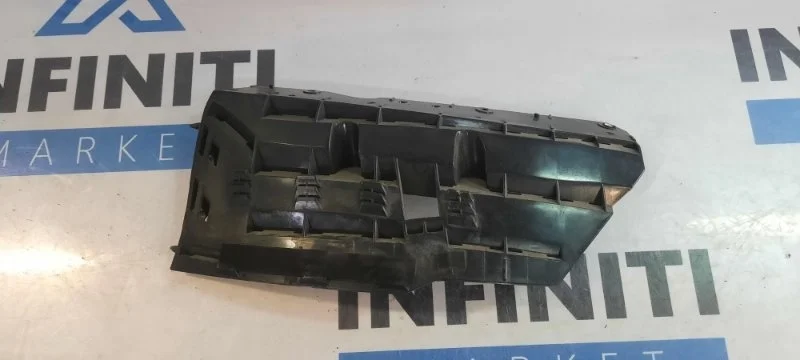 Кронштейн (крепление) передний правый INFINITI