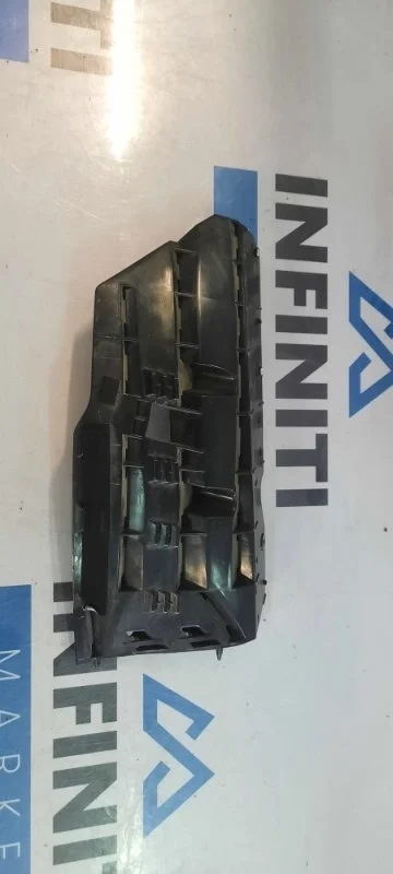 Кронштейн (крепление) передний левый INFINITI QX80