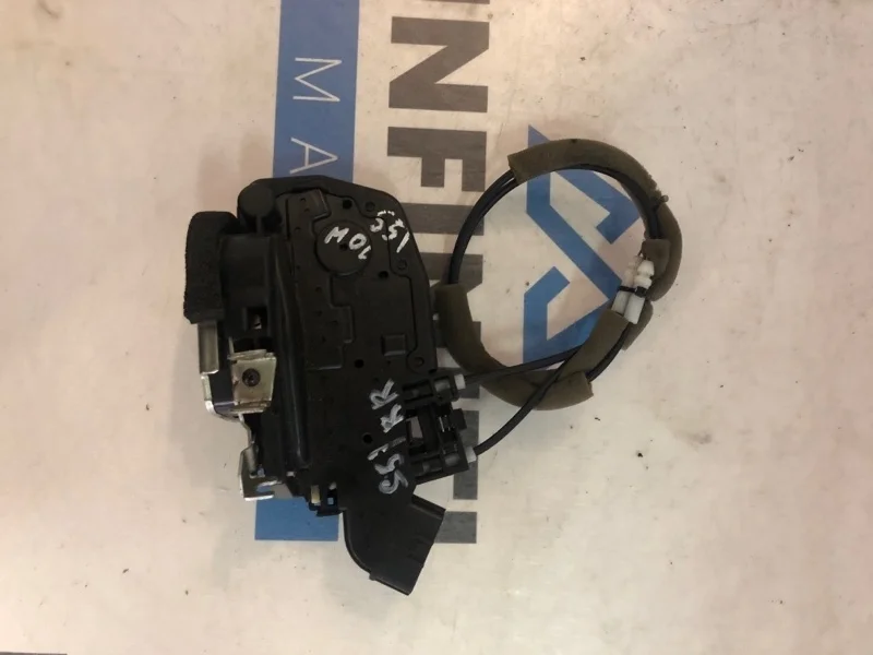 Замок двери задний правый INFINITI QX80 Z62 VK56VD