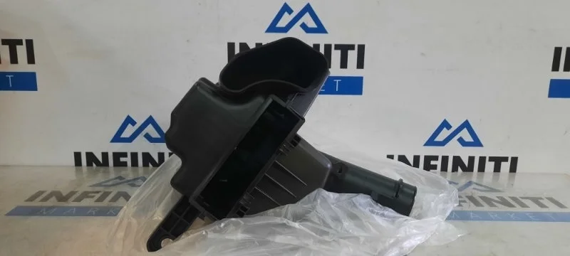 Корпус воздушного фильтра передний левый INFINITI