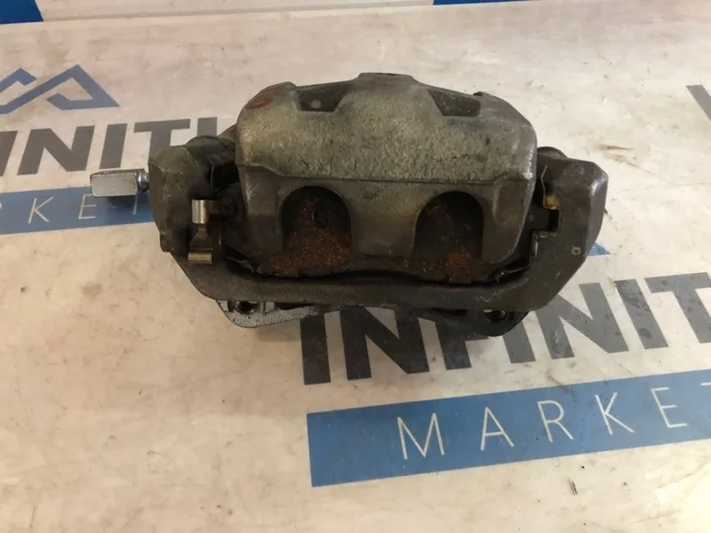 Суппорт тормозной передний правый INFINITI Q70 Y51