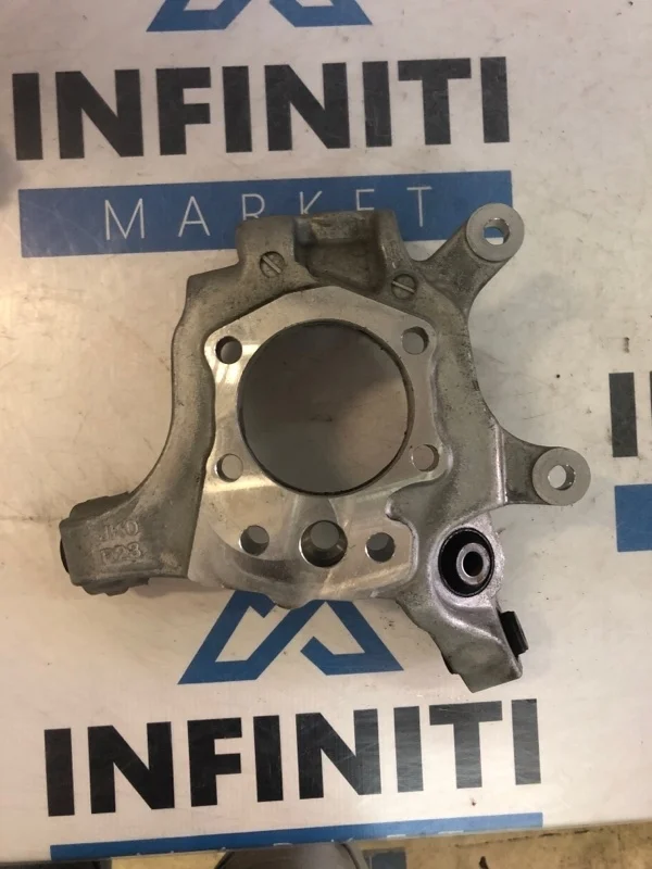 Кулак задней подвески задний правый INFINITI QX50