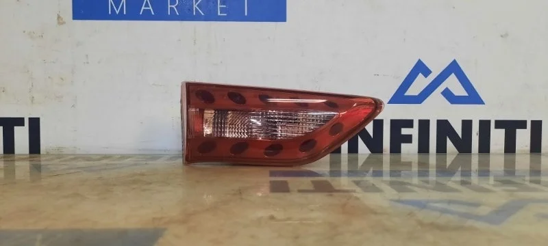 Фонарь в крышку багажника левый INFINITI QX70 S51