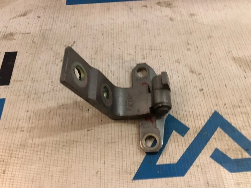 Петля двери нижняя задняя правая INFINITI QX50 J50