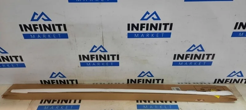 Молдинг крыши (над дверью) правый INFINITI QX80