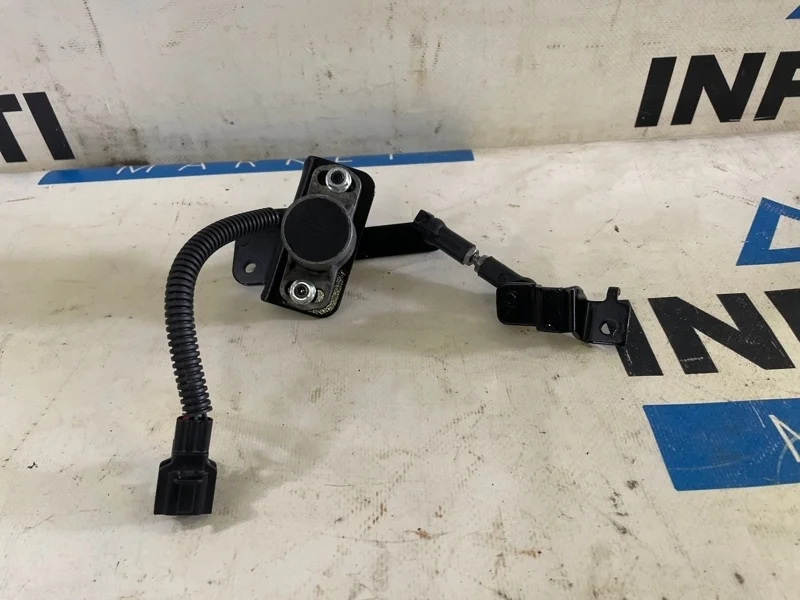 Датчик положения кузова INFINITI QX80 Z62 VK56VD