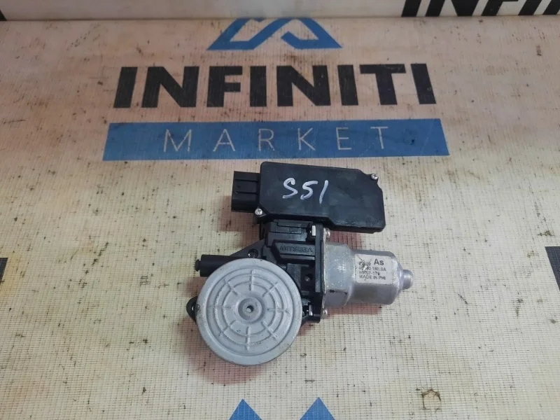 Мотор стеклоподъемника передний правый INFINITI