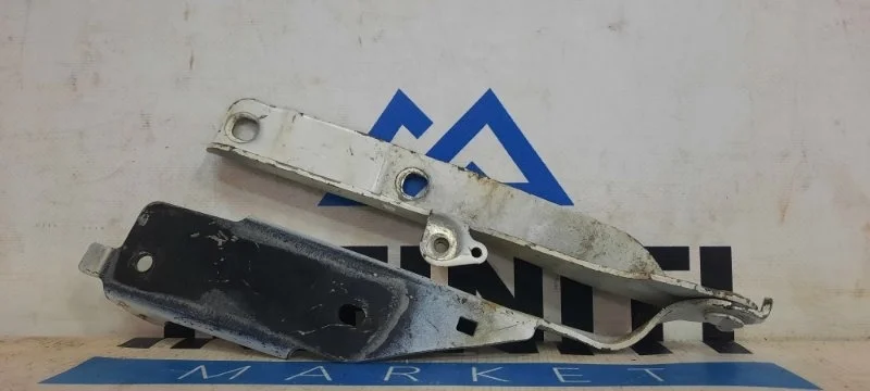 Петля капота передняя правая INFINITI Q50 V37