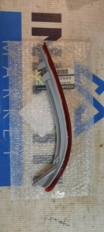 Катафот бампера (отражатель) задний левый INFINITI