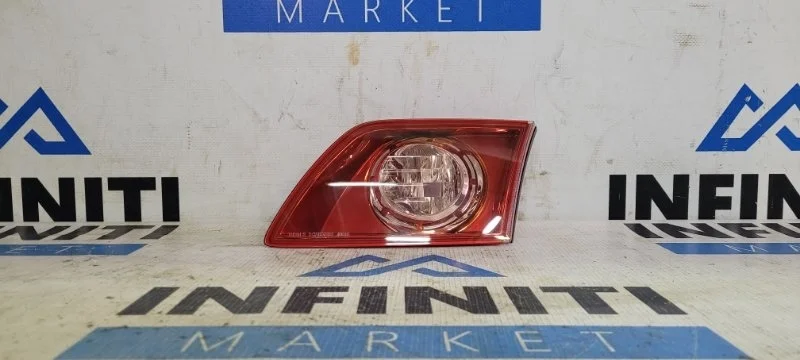 Фонарь в крышку багажника задний правый INFINITI