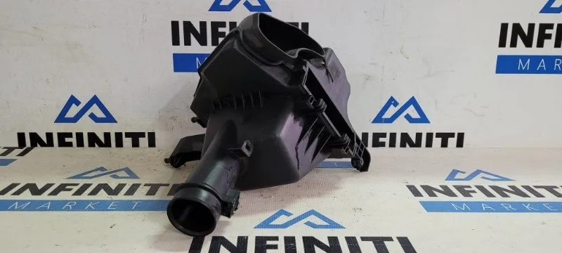 Корпус воздушного фильтра передний правый INFINITI