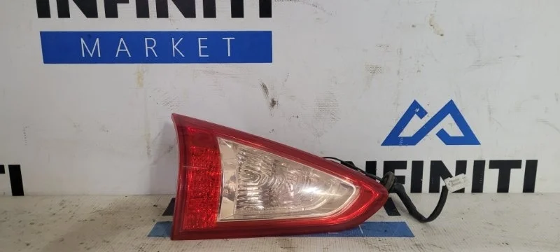 Фонарь в крышку багажника задний левый INFINITI