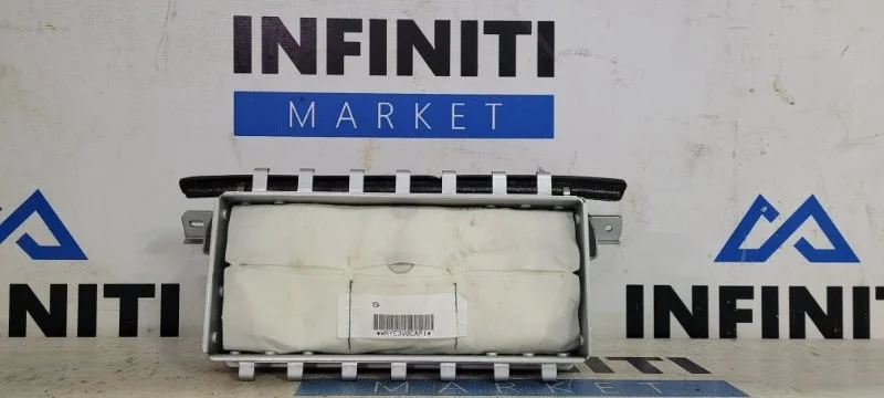 Подушка безопасности в торпеду INFINITI QX70 S51