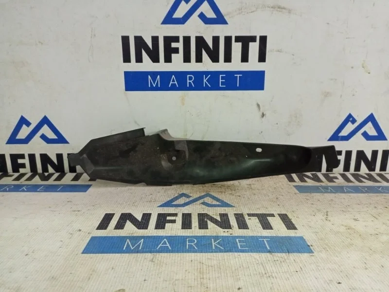 Уплотнитель арки крыла (кожух) задний левый NISSAN