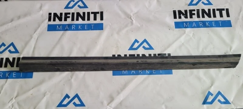 Молдинг двери нижний передний правый INFINITI QX70