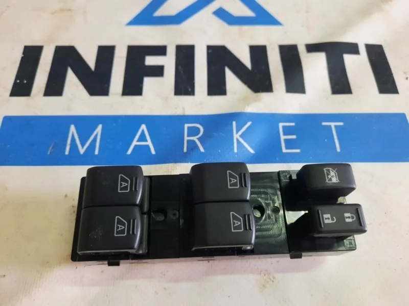 Блок кнопок управления стеклоподъемниками передний