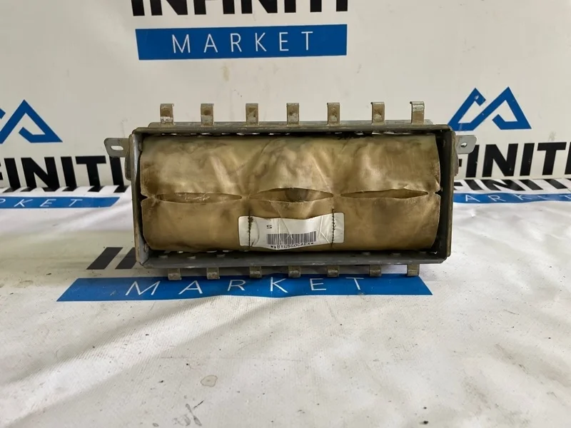 Подушка безопасности в торпеду INFINITI QX70 S51