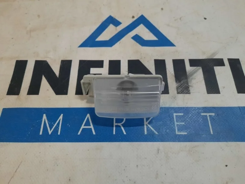 Плафон подсветки номера багажника задний INFINITI
