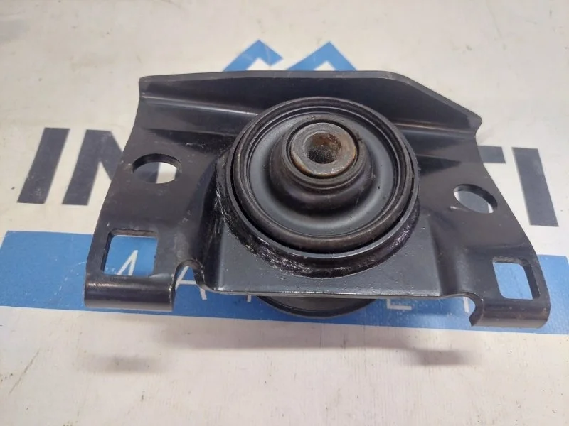 Опора (подушка) двигателя левая INFINITI QX80 Z62